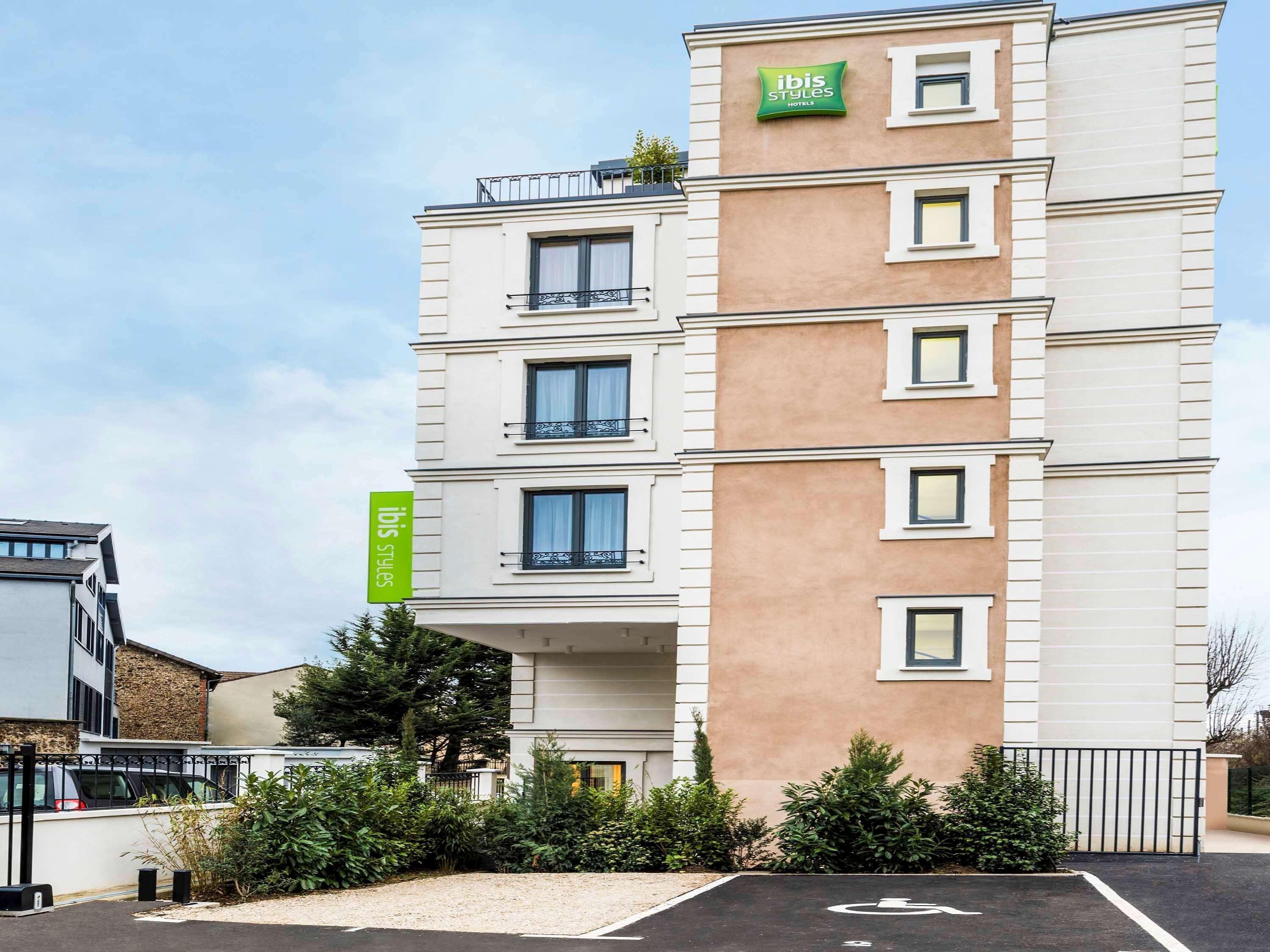 Ibis Styles Gare Grand Paris Hotel